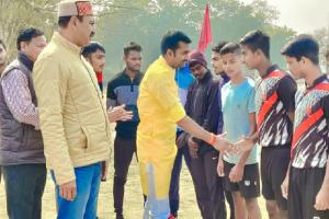 जौनपुर : जिला स्तरीय वॉलीबॉल प्रतियोगिता में बदलापुर की टीम विजेता