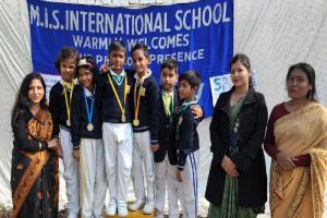 अयोध्या : वार्षिक खेल दिवस पर बच्चों ने दिखाई प्रतिभा