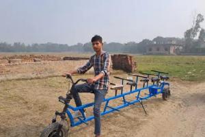 आजमगढ़ : ऑटो मोबाइल कंपनी को पछाड़ खुद बनाई छह सीटर इलेक्ट्रिक साइकल, आनंद महिद्रा ने की तारीफ