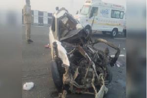 फिरोजाबाद : डिवाइडर से टकराई कार दंपती की मौत, तीन घायल
