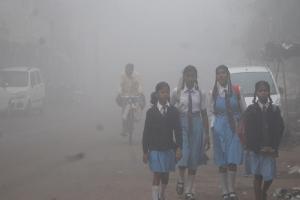 हरदोई : कोहरे के चलते बदला विद्यालयों का समय