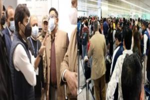दिल्ली हवाई अड्डे पर भीड़ की शिकायत पर सिंधिया ने किया दौरा, समस्या से निपटने के दिए दिशा निर्देश