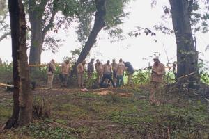 बाराबंकी: कोठी के जंगल में मिला युवक का शव, तंत्र-मंत्र के चक्कर में हत्या की आशंका