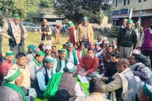 अयोध्या: समस्याओं को लेकर किसानों ने लगाई पंचायत, उठाई ये मांग 