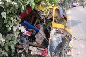 बाराबंकी: पिकअप से टकराया ऑटो, किशोरी की मौत, दो घायल