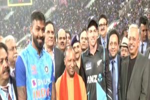 IND vs NZ 2nd T20 : सीएम योगी पहुंचे इकाना स्टेडियम, दोनों टीमों से की मुलाकात