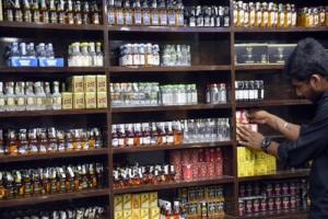 गणतंत्र दिवस 2023 : लखनऊ में 26 जनवरी को शराब बेचने पर रोक, आदेश जारी 