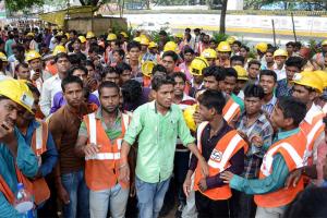 तेलंगाना : Metro Rail कर्मियों का प्रदर्शन, वेतन वृद्धि की मांग