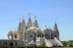 सरकार हिंदू मंदिर में तोड़फोड करने वालों का पासपोर्ट करे रद्द : मंदिर के पुजारी