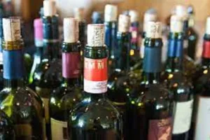 मेघालय में निर्वाचन अधिकारियों ने आठ लाख रुपये नकद, शराब की जब्त 