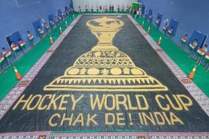 Video : सुदर्शन पटनायक ने चावल की भूसी से बनाई विश्व कप हॉकी ट्रॉफी की मोजेक कलाकृति, जानिए थीम 