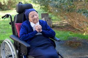 World Oldest Person: दुनिया की सबसे बुजुर्ग महिला का निधन, 118 साल की उम्र में ली अंतिम सांस