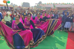 Uttar Pradesh Day: उत्तर प्रदेश दिवस समारोह का हुआ रंगारंग आगाज 