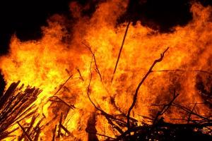 खटीमा: शॉर्ट सर्किट से लगी आग, घर का सारा सामान जलकर राख 