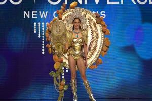 Video : Miss Universe El Salvador ने पहना Bitcoin से प्रेरित Gold Bodysuit, खींचा सबका ध्यान