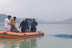 Pakistan: नाव हादसे में मरने वालों की संख्या बढ़कर हुई 48, नौ छात्रों के शवों की तलाश जारी