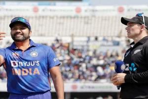 IND VS NZ 3rd ODI: न्यूजीलैंड ने टॉस जीतकर चुनी गेंदबाजी, शमी-सिराज प्लेइंग-11 से बाहर