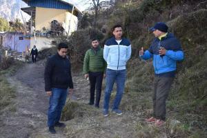जोशीमठ: पीएमओ उप सचिव मंगेश घिल्डियाल ने लिया आपदा पीड़ित क्षेत्र का निरीक्षण