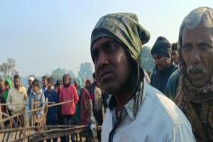 बांदा: तेज रफ्तार डंपर ने किसान को रौंदा 