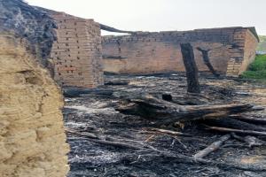 अयोध्या : छप्पर में लगी आग, गृहस्थी का सामान जलकर राख