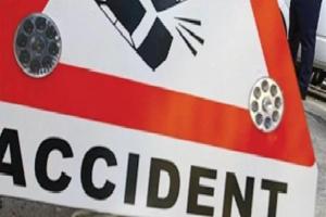 कालाढूंगी: नैनीताल से लौट रहे मूक बधिर पर्यटकों की कार पलटी, सात घायल 