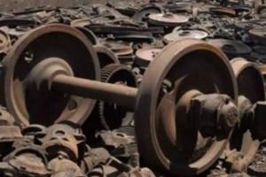 पीलीभीत: रेलवे का लोहा बेचने वाले बर्तन व्यापारी का गैर जमानती वारंट जारी 