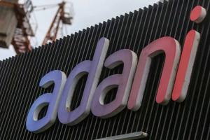Adani Group के शेयरों में गिरावट जारी, अडाणी टोटल गैस का शेयर करीब 20 फीसदी टूटा 