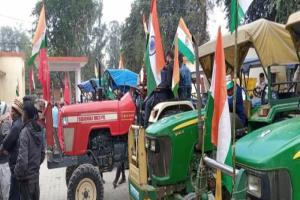 सुलतानपुर : संयुक्त किसान मोर्चा ने निकाला ट्रैक्टर जुलूस