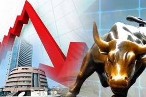 Stock Market : मंदी के खतरे से गिरा शेयर बाजार, रुपए में भी सात पैसे की गिरावट