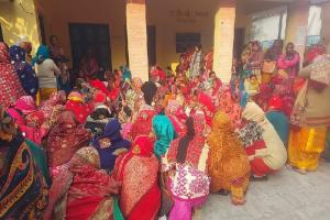अयोध्या : स्वास्थ्य सखी भर्ती के लिए आईं महिलाओं को झेलनी पड़ी अव्यवस्था