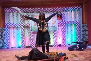 सुलतानपुर : स्पंदन के दूसरे दिन हुई एकल और समूह नृत्य प्रतियोगिता, आभा शर्मा और सोनी शर्मा को मिला प्रथम पुरस्कार