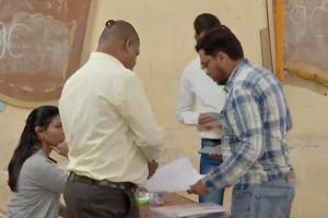 महाराष्ट्र की कस्बा और चिंचवाड़ विधानसभा सीटों पर उपचुनाव के लिए मतदान जारी 