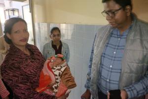 अयोध्या: अब चाइल्ड केयर में पलेगा ट्रैक के किनारे मिला नवजात शिशु 
