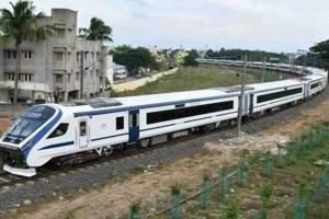 PM मोदी के झंडी दिखाने से पहले सोलापुर और शिरडी मार्गों पर वंदे भारत ट्रेन का किराया घोषित 