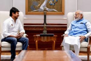 CM स्टालिन के बेटे ने PM मोदी से की मुलाकात, तमिलनाडु के लिए नीट में छूट का उठाया मुद्दा 