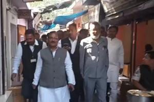 बरेली: सपा के पूर्व मंत्री भगवत सरन गंगवार ने कोर्ट में किया सरेंडर