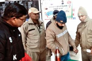 गदरपुर: खूंखार अपराधी जग्गा का करीबी युवक अवैध तमंचे के साथ गिरफ्तार