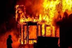बाजपुर: आग से पांच झोपड़ियां जलकर राख, लाखों का नुकसान