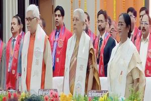 Purvanchal University: पूर्वांचल विश्वविद्यालय का 26 वां दीक्षांत समारोह में पहुंचीं कुलाधिपति आनंदीबेन पटेल  