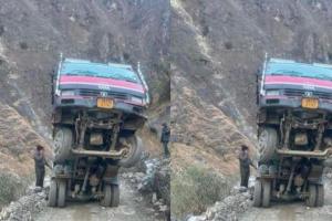 Uttarakhand News: हेलंग उर्गम मोटर मार्ग के हनुमान मंदिर के पास बड़ा हादसा टला, ट्रक नदी में गिरने से बाल-बाल बचा                       