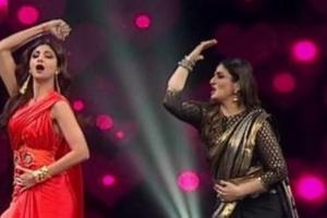 रवीना टंडन और शिल्पा शेट्टी ने 'चुरा के दिल मेरा' गाने पर किया डांस 