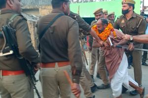 शाहजहांपुर: तिलहर में किसानों का पथराव, वाहन तोड़े, पुलिस ने किया लाठीचार्ज
