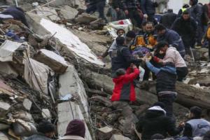 Earthquake : तुर्की-सीरिया में विनाशकारी भूकंप में मरने वालों की संख्या 21 हजार के पार