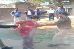 कानपुर देहात : महिला ने आत्मदाह का किया प्रयास, पुलिस ने बचाया