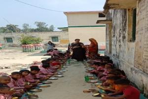 सुलतानपुर : रसोइयों की पाक कला प्रतियोगिता में बच्चे देंगे नंबर  