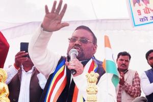 VIDEO : सपा नेता स्वामी प्रसाद मौर्य ने साधु संतों को आतंकी और कसाई बताया
