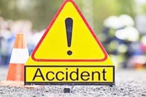UP में बड़ा सड़क हादसा, आगरा-लखनऊ Expressway पर एम्बुलेंस से टकराई कार, 5 की मौत