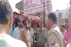 दुस्साहस: गोंडा में दिनदहाड़े किराना व्यापारी से ₹4.50 लाख लूट ले गए कार सवार बदमाश, इलाके में हड़कंप