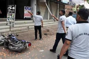 गुजरात : रामनवमी के जुलूस पर पथराव, 24 लोगों को हिरासत में लिया गया 
