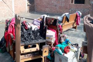 सुलतानपुर: अज्ञात कारणों से लगी आग, लाखों का नुकसान